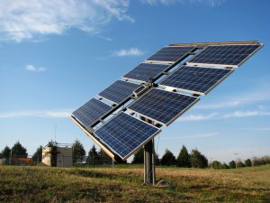 solar-panel-in-the-field-4-1415235-640x480