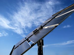 solar-panel-in-the-field-5-1415227-640x480